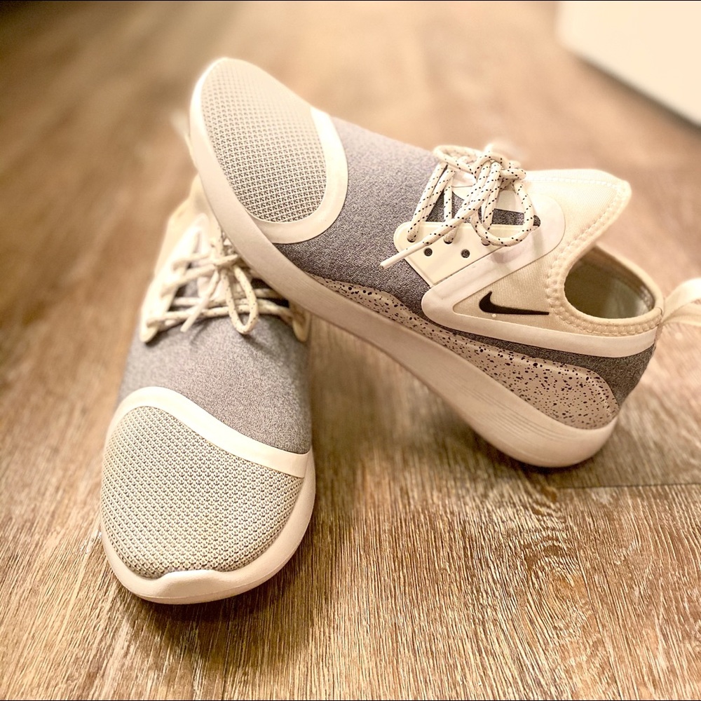 White Womens Nike Tennis Shoes